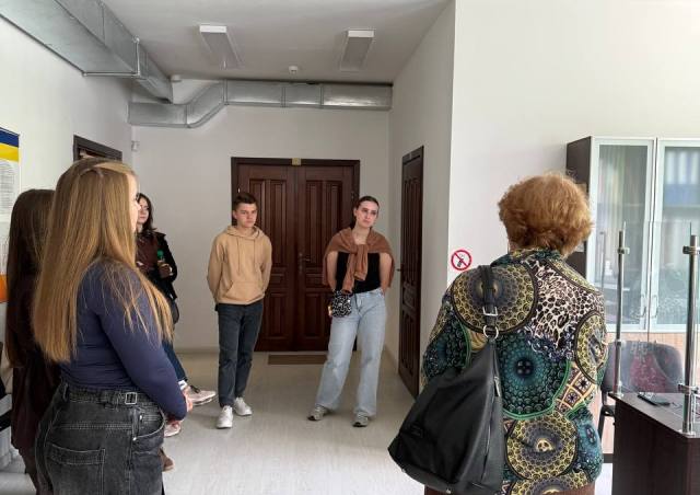 Знайомство із правилами та структурою Державного архіву Тернопільської області